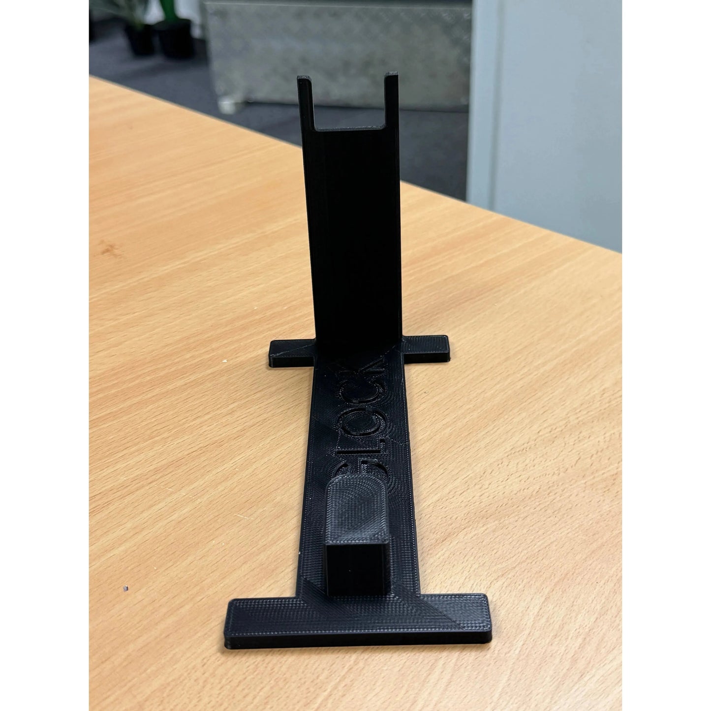 
                  
                    G-Pistol Stand
                  
                